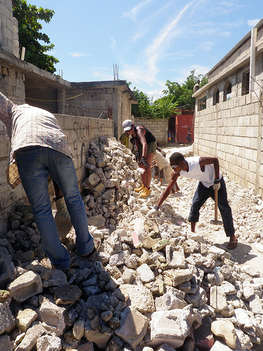 escombros-haiti.jpg